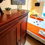 Adeje House 2 Bedrooms, Wifi Free Nyaraló *